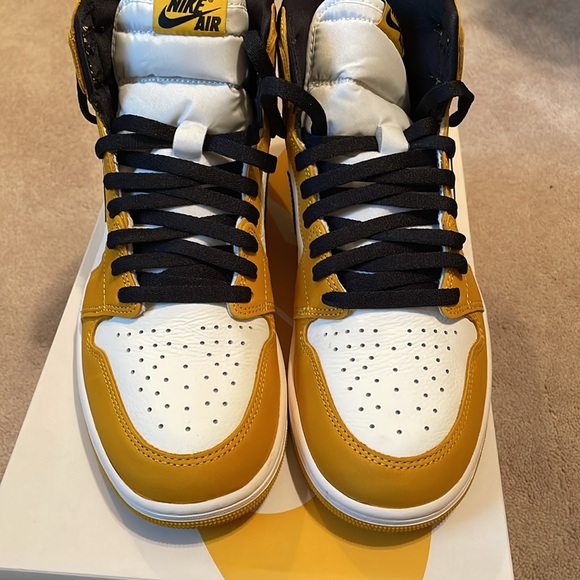 Air Jordan 1 Retro High - Picture 5 of 9